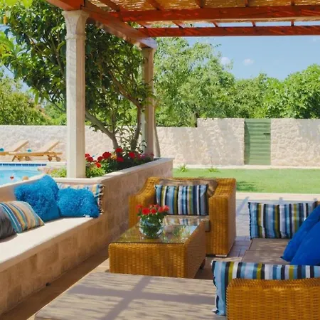 Antonija - Four-bedroom With Terrace And Private Pool
