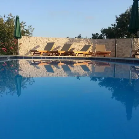 Antonija - Four-bedroom With Terrace And Private Pool