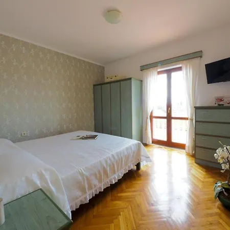 Apartment Antonija - Four-bedroom With Terrace And Private Pool Mocici
