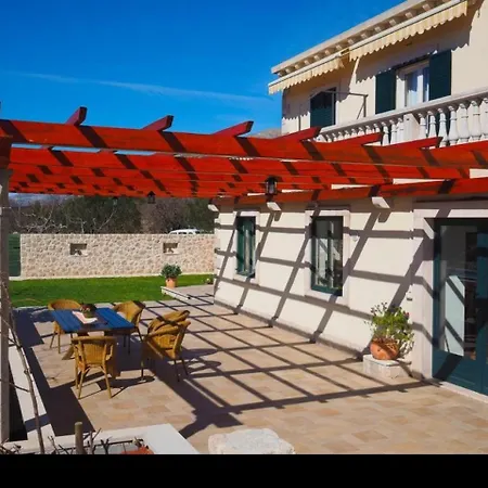 Antonija - Four-bedroom With Terrace And Private Pool Mocici