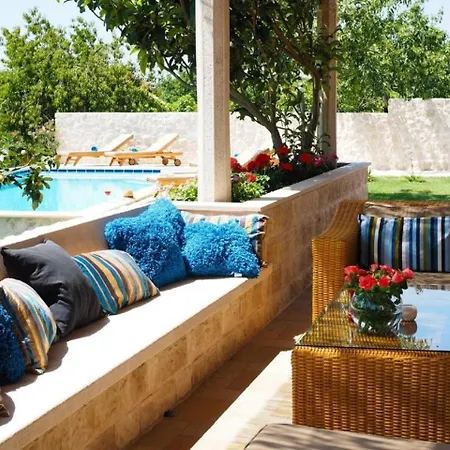 Antonija - Four-bedroom With Terrace And Private Pool Mocici